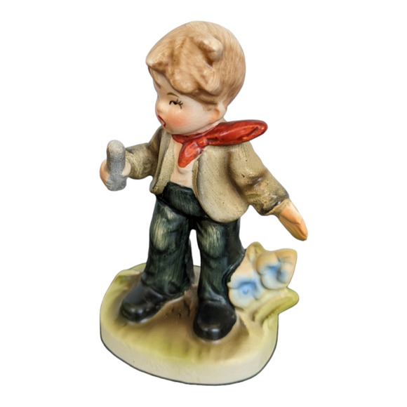 Goebel Hummel Figurine Little Boy Figure 
VINTAGE - Picture 4 of 8